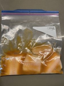 Marinating fish filets in sealed bag
