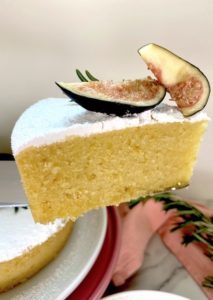 Piece of cake on cake knife
