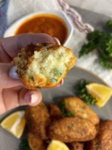 Close up picture of a fishcake.