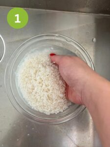 Rinsing glutinuous rice